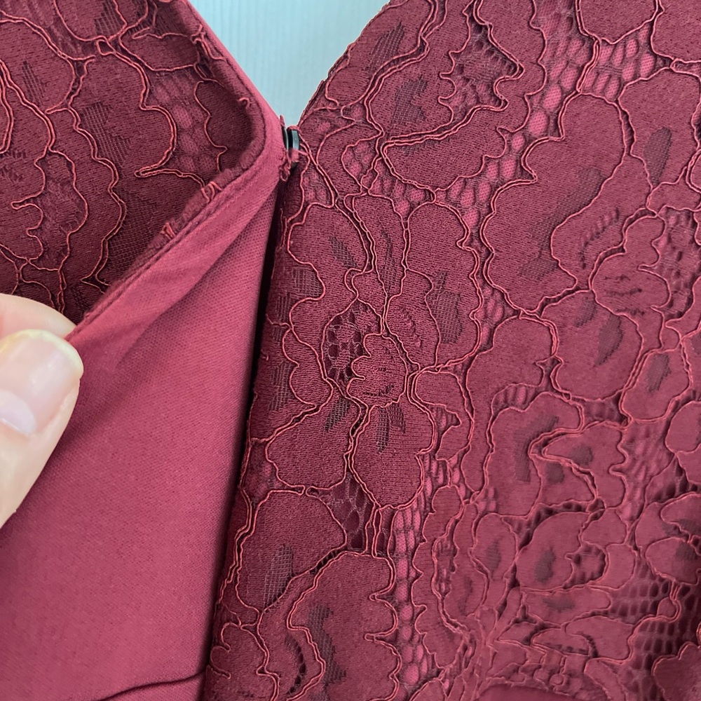 Ladies Size Medium "Lulu's" Deep Red Lace Long Sleeve Dress GUC ❤️ - Picture 5 of 10